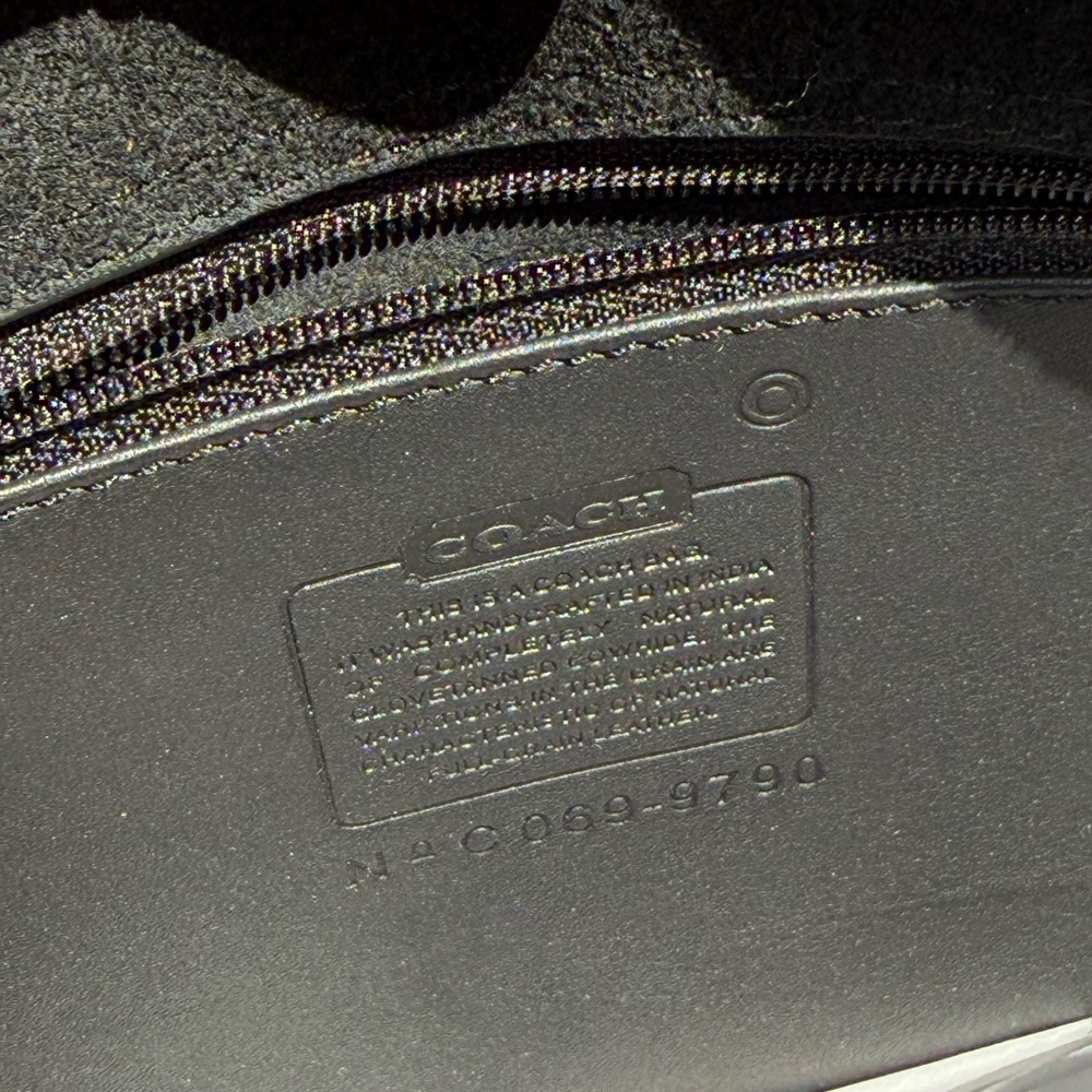 NWT coach city bag. 9790 - Picture 6 of 7